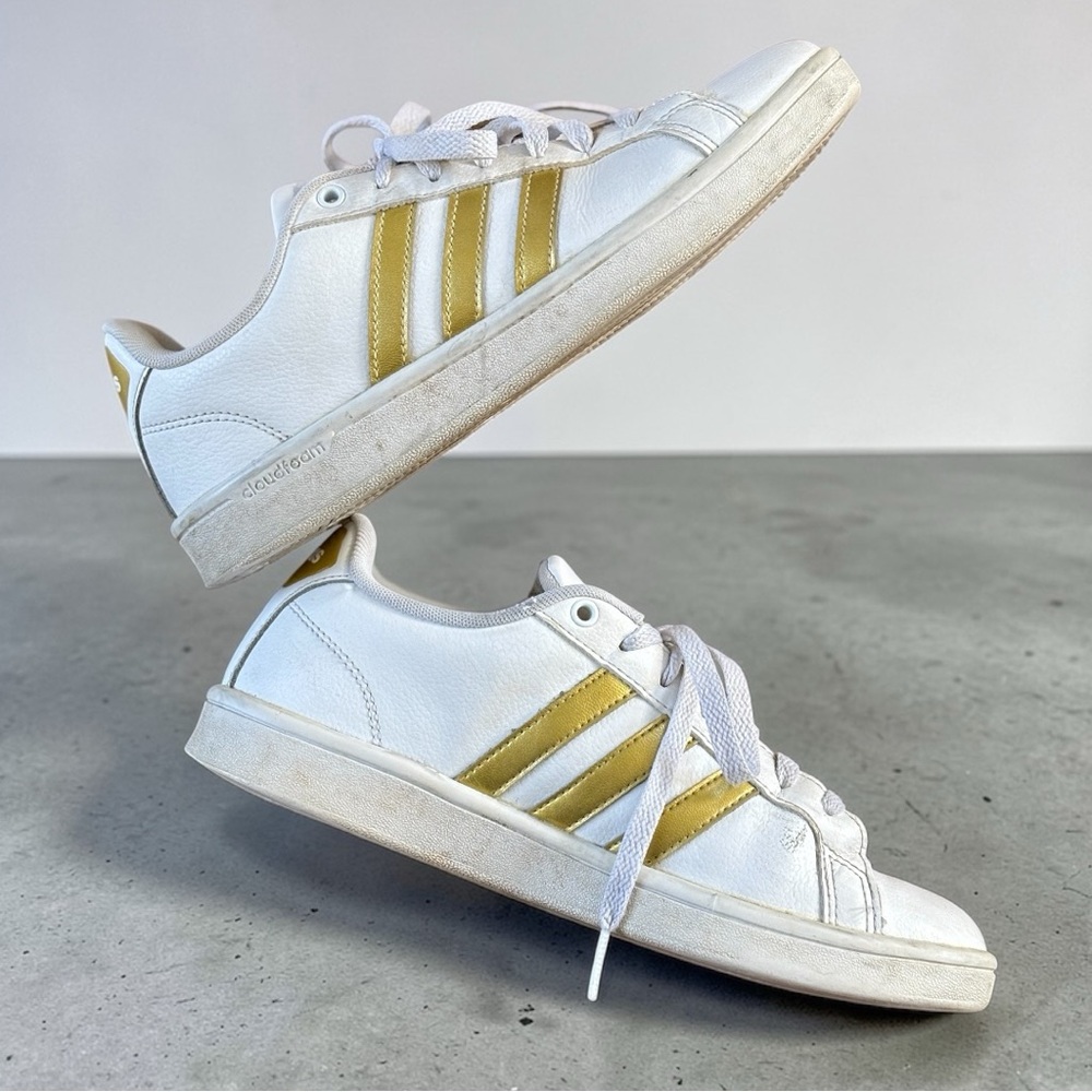 ADIDAS Women's Cloudfoam Advantage (7.5)